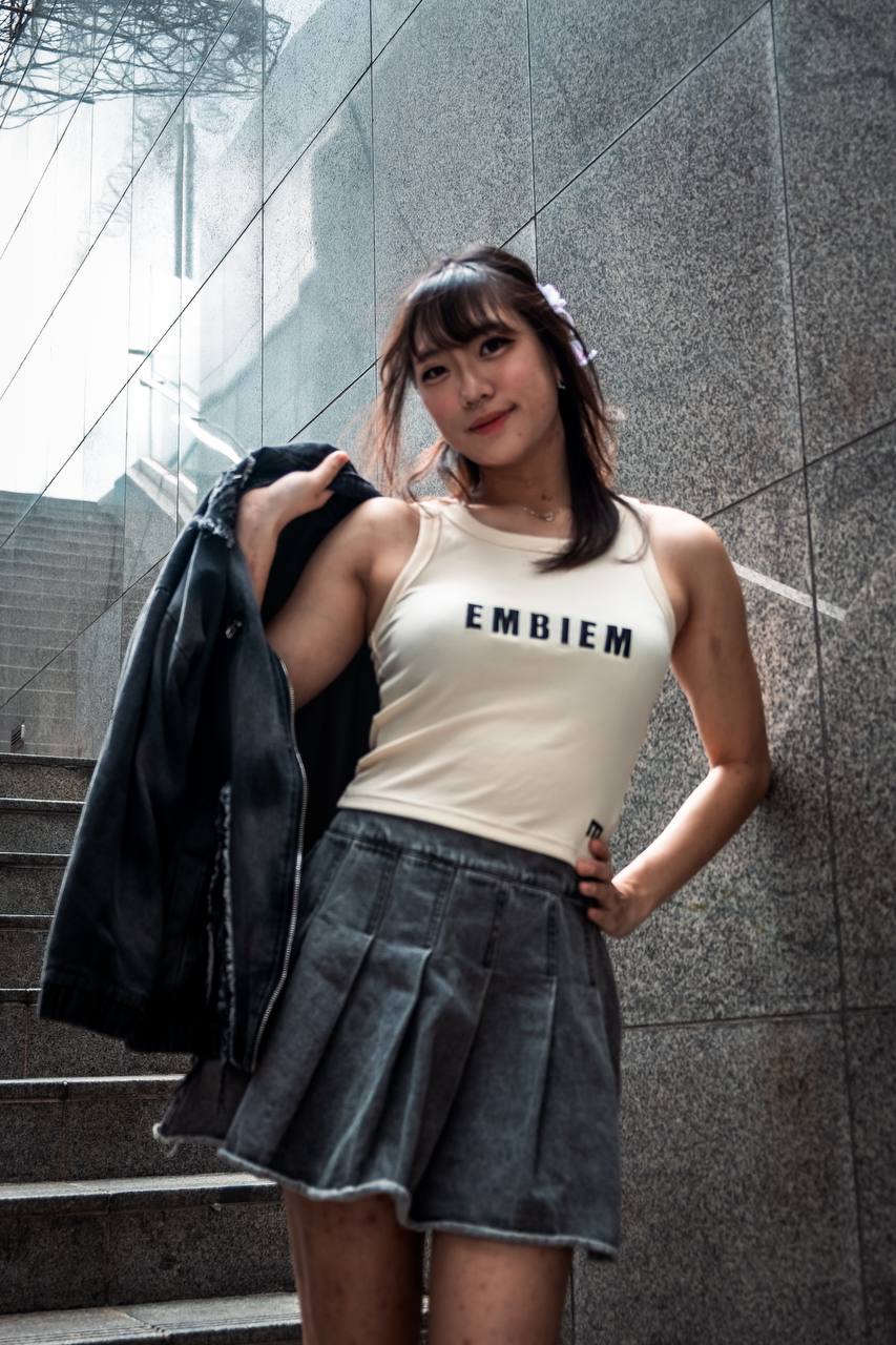 EMBIEM CLASSIC TANK TOP BEIGE FRONT VIEW MODEL